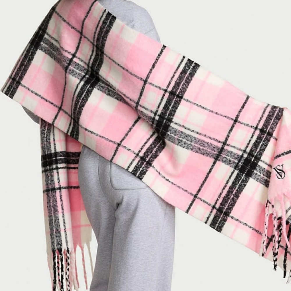 Victoria's Secret Pink and Black Checkered Scarf NWT - Picture 3 of 8